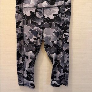 Avia Black & Gray Camo Active Leggings